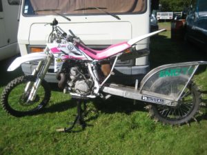 Montée impossible joli 2 T avec roues à vis