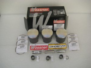 3 Kits pistons Wossner Suzuki 750 GT avec cages