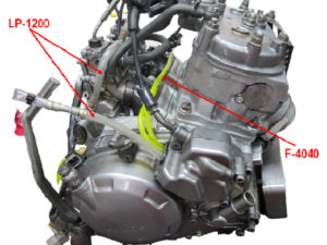 Moteur YAMAHA 250 TDR côté droit et durite TYGON®